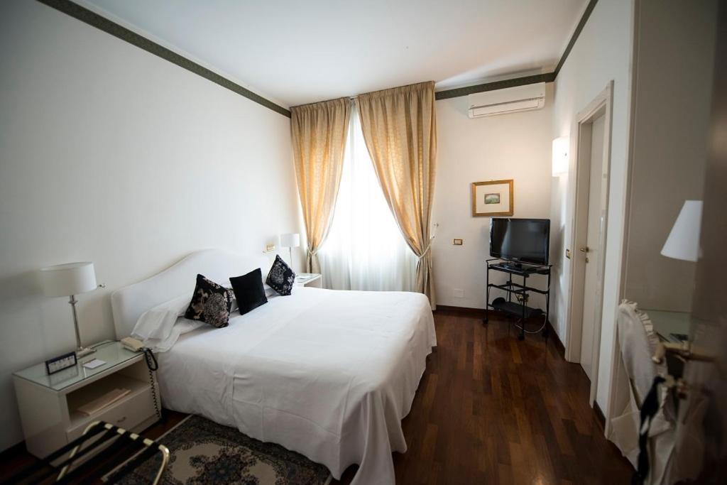 Classic Double or Twin Room,743677486:JPEG